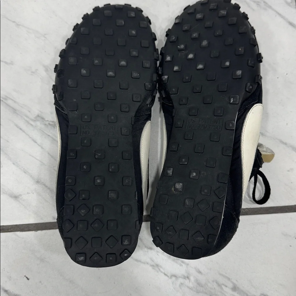 Nike Waffle Black and White Shoe Sneakers - Picture 4 of 5